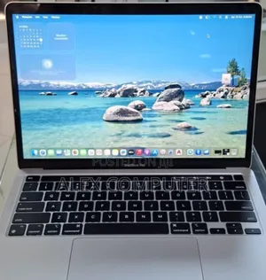 Photo - New Laptop Apple MacBook Pro 2022 M2 8GB Apple M2 SSD 512GB