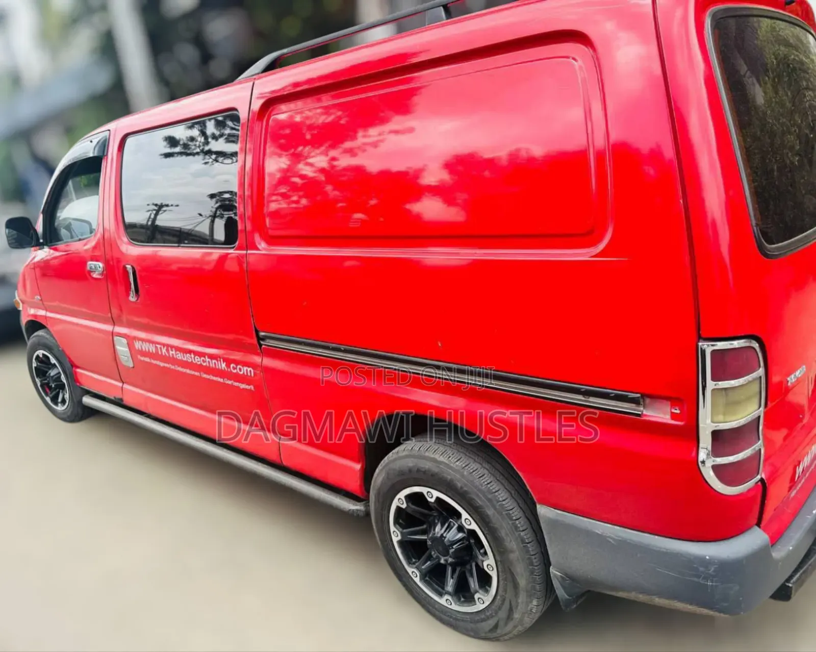 Toyota HiAce 2006 Red