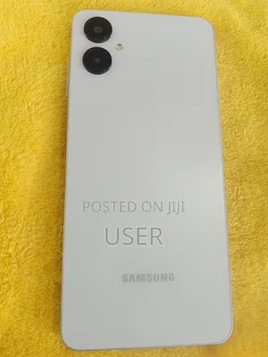 Photo - New Samsung Galaxy A06 128 GB Gray