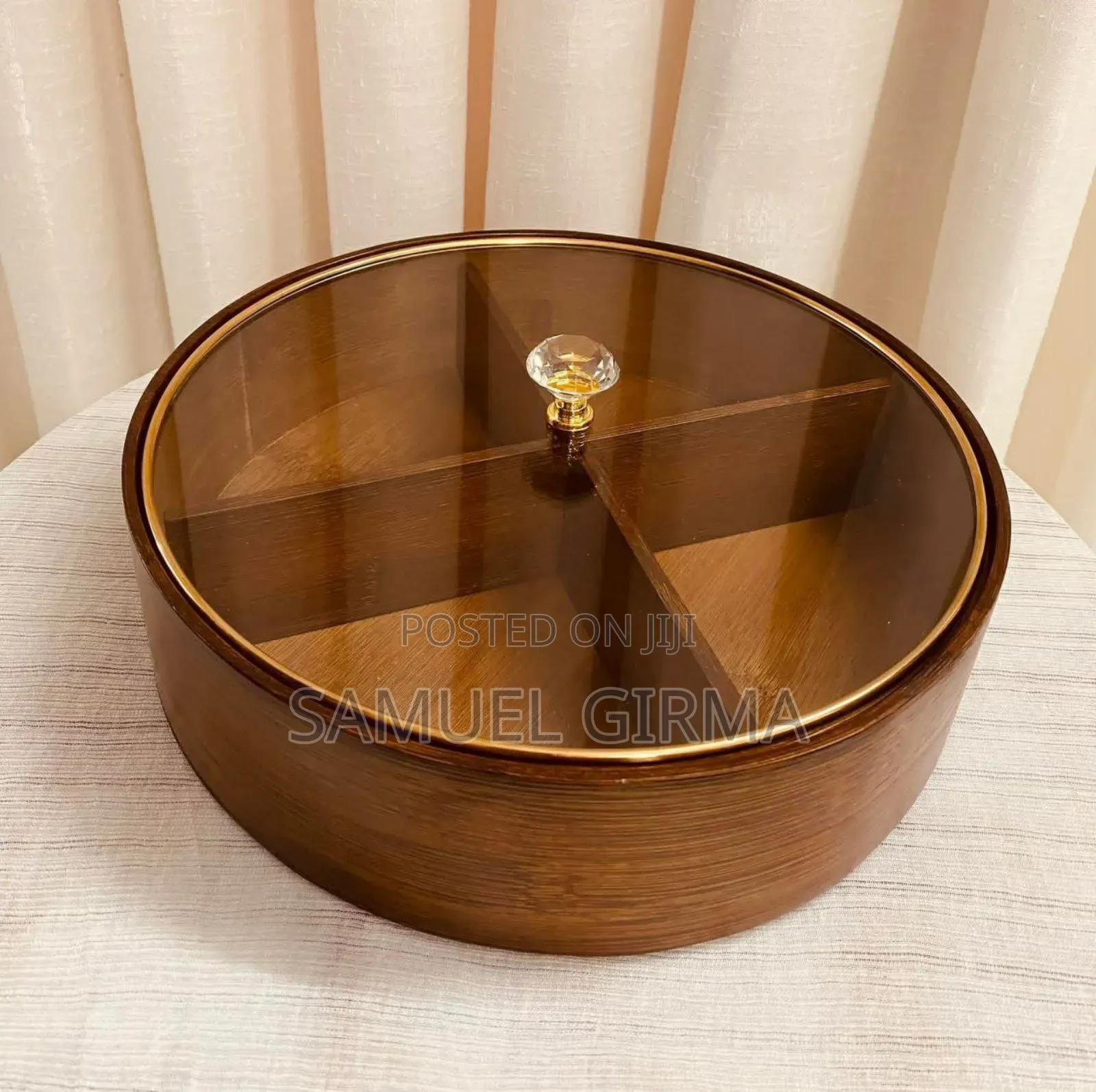 የኩኪስ እና የተለያዩ ነገሮች ማቅረቢያ