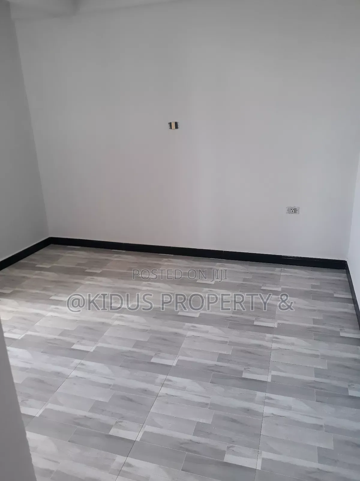 2bdrm Apartment in Abo Square, Nifas Silk-Lafto for rent