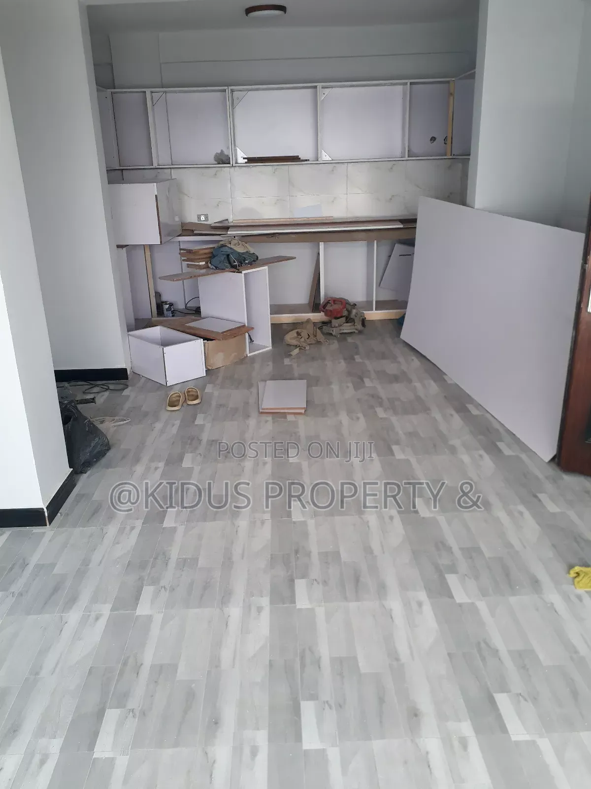 2bdrm Apartment in Abo Square, Nifas Silk-Lafto for rent