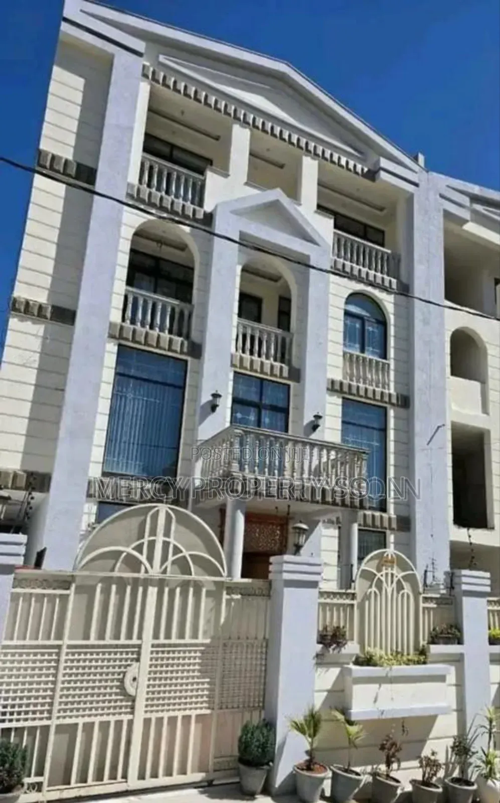 Furnished 6bdrm House in Bole for sale