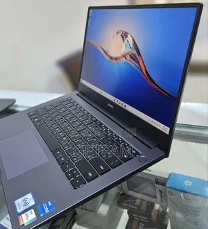 New Laptop Huawei MateBook 13 WRT-W19E 8GB Intel Core I5 SSD 512GB