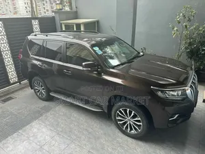 Photo - Toyota Land Cruiser 2020 Brown