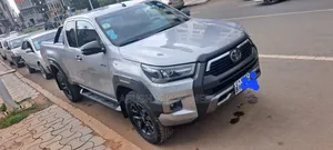 Photo - Toyota Hilux 2021 Silver