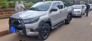 Toyota Hilux 2021 Silver