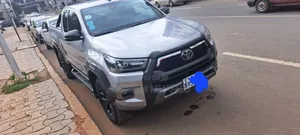 Toyota Hilux 2021 Silver