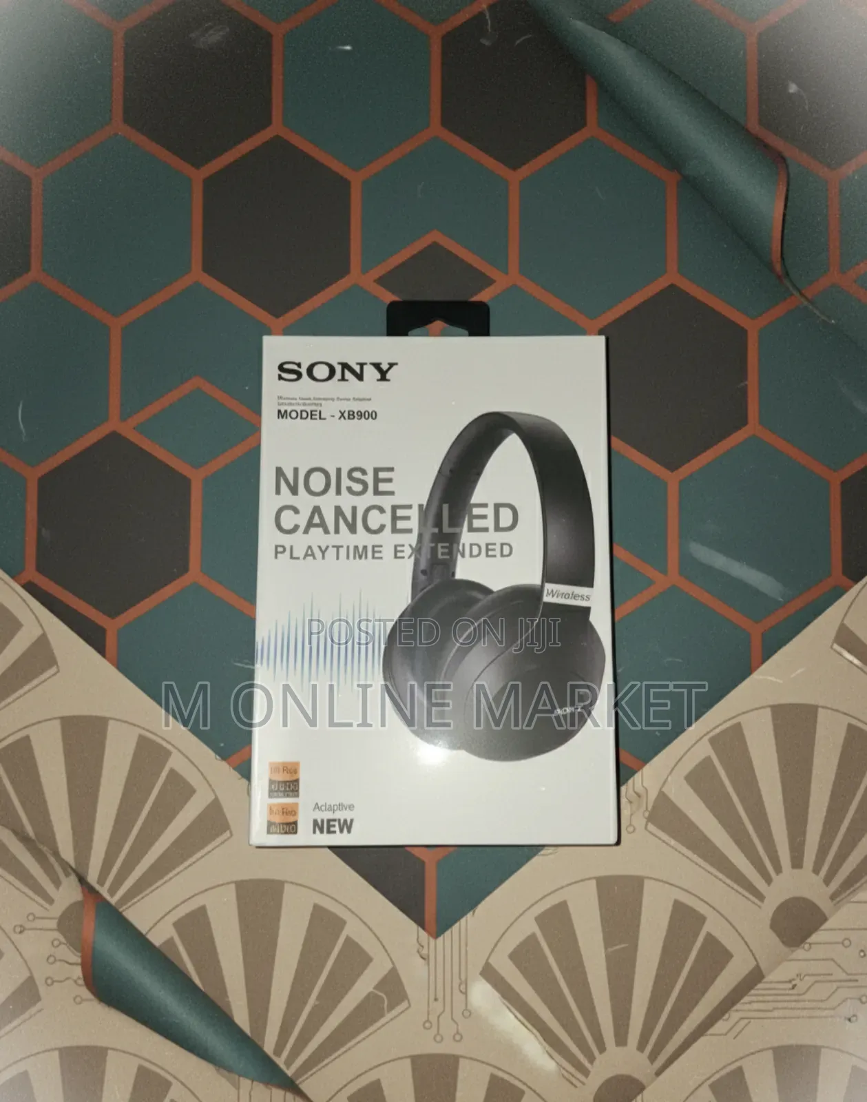 Sony 900 Lasts Longer, Simply Built to Go the Distance.