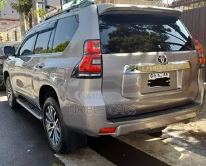 Photo - Toyota Land Cruiser Prado 2023 Brown