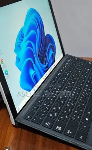 Photo - New Laptop Microsoft Surface 8GB Intel Core I5 SSD 128GB