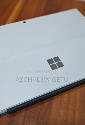 New Laptop Microsoft Surface 8GB Intel Core I5 SSD 128GB