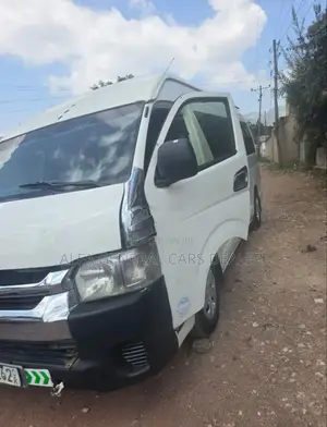 Photo - Toyota HiAce 2016 White