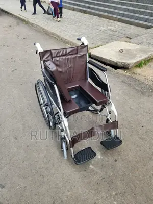 Foliable Commode Wheelchair夯地wheelchair傳統wheelchair揹着wheelchair New