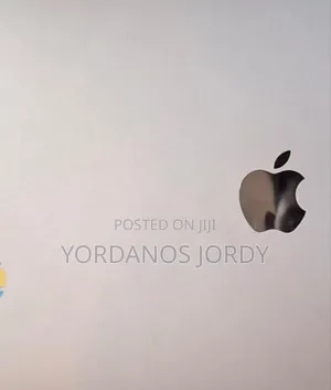 New Laptop Apple MacBook Pro 2022 M2 8GB Apple M2 SSD 512GB