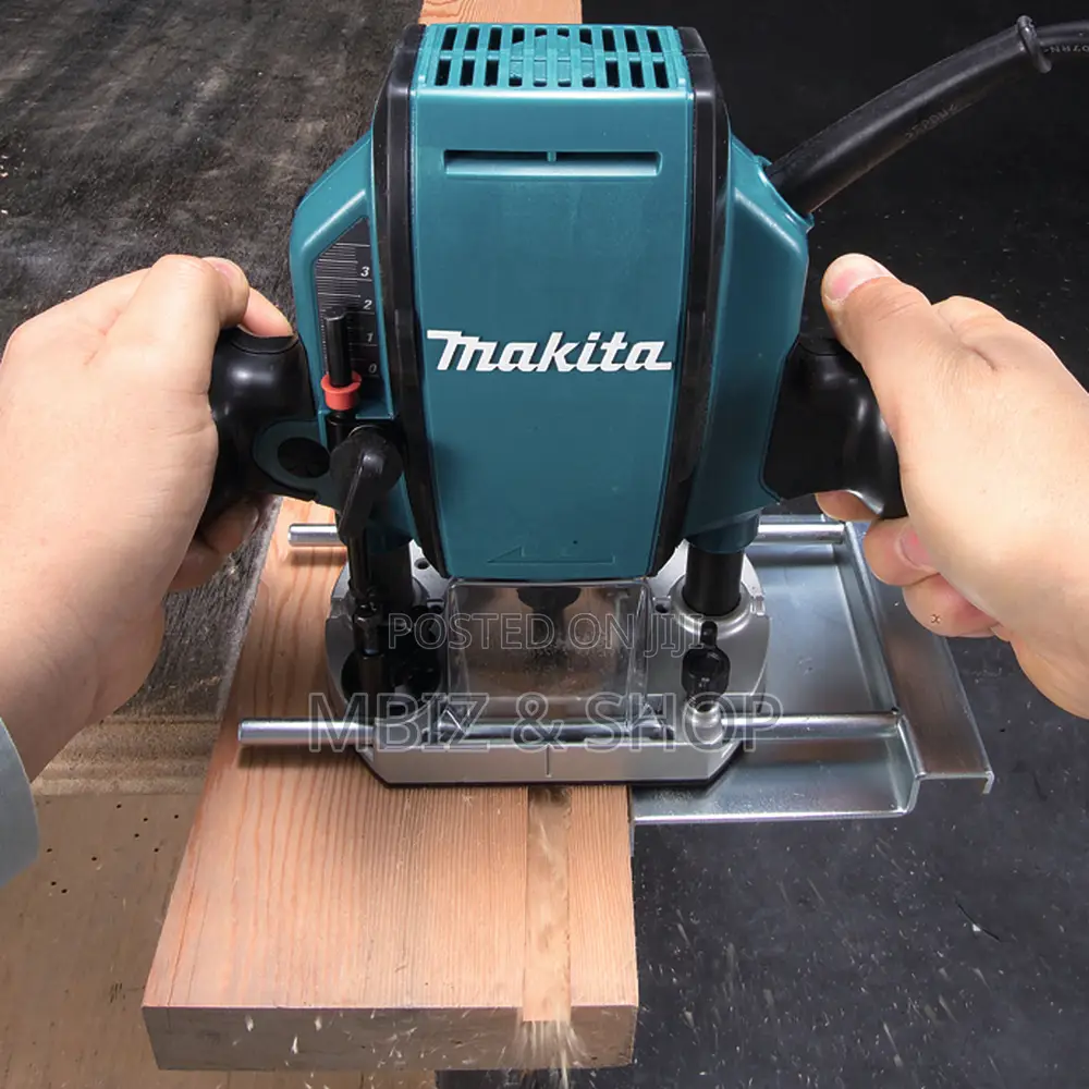 Original Makita Router 900 Watt