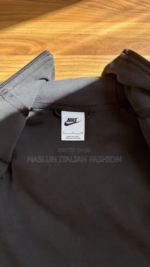 Original Nike Sportswear Tech Used