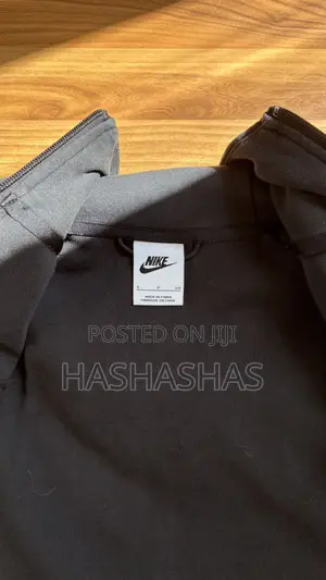 Original Nike Sportswear Tech Used