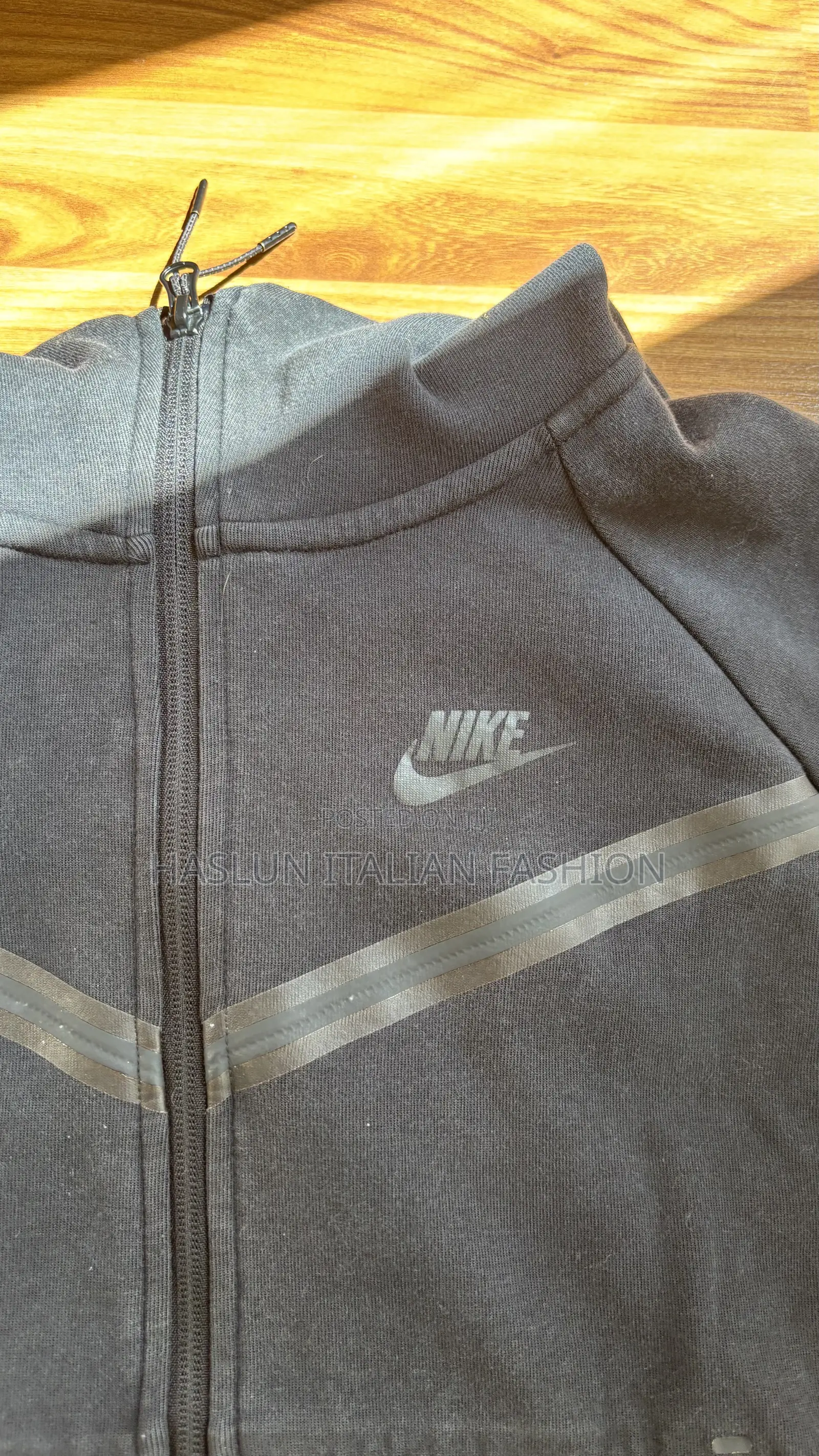 Original Nike Sportswear Tech Used