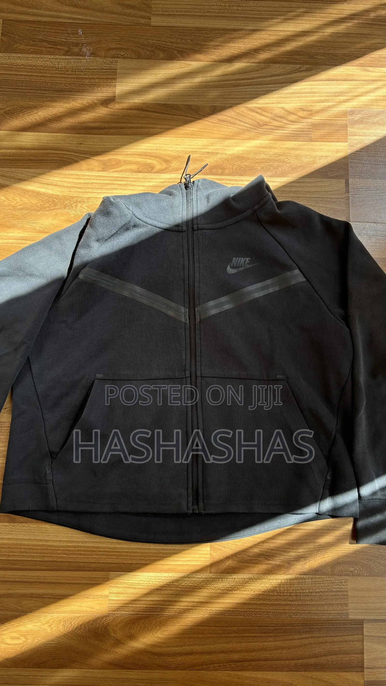 Original Nike Sportswear Tech Used