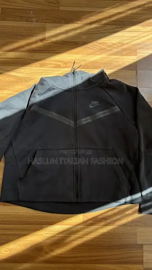 Original Nike Sportswear Tech Used