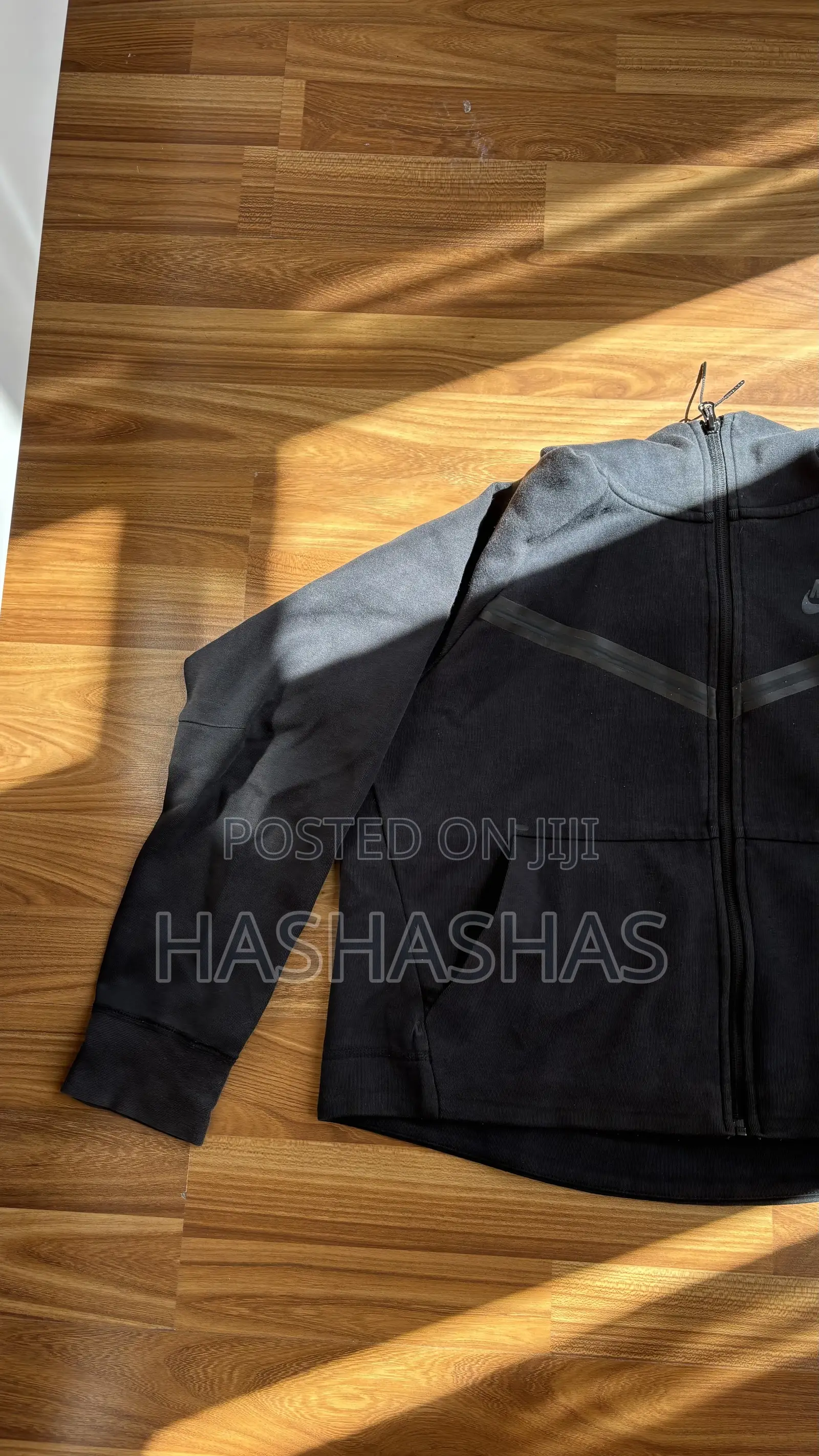 Original Nike Sportswear Tech Used