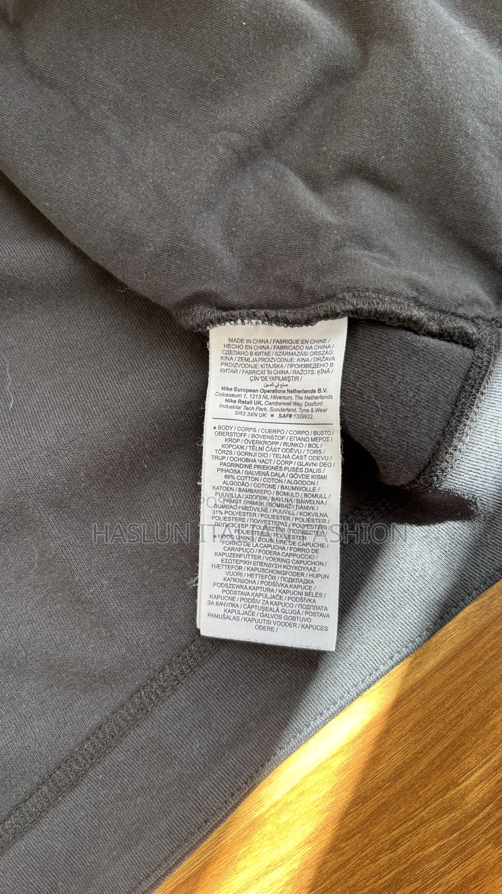 Original Nike Sportswear Tech Used