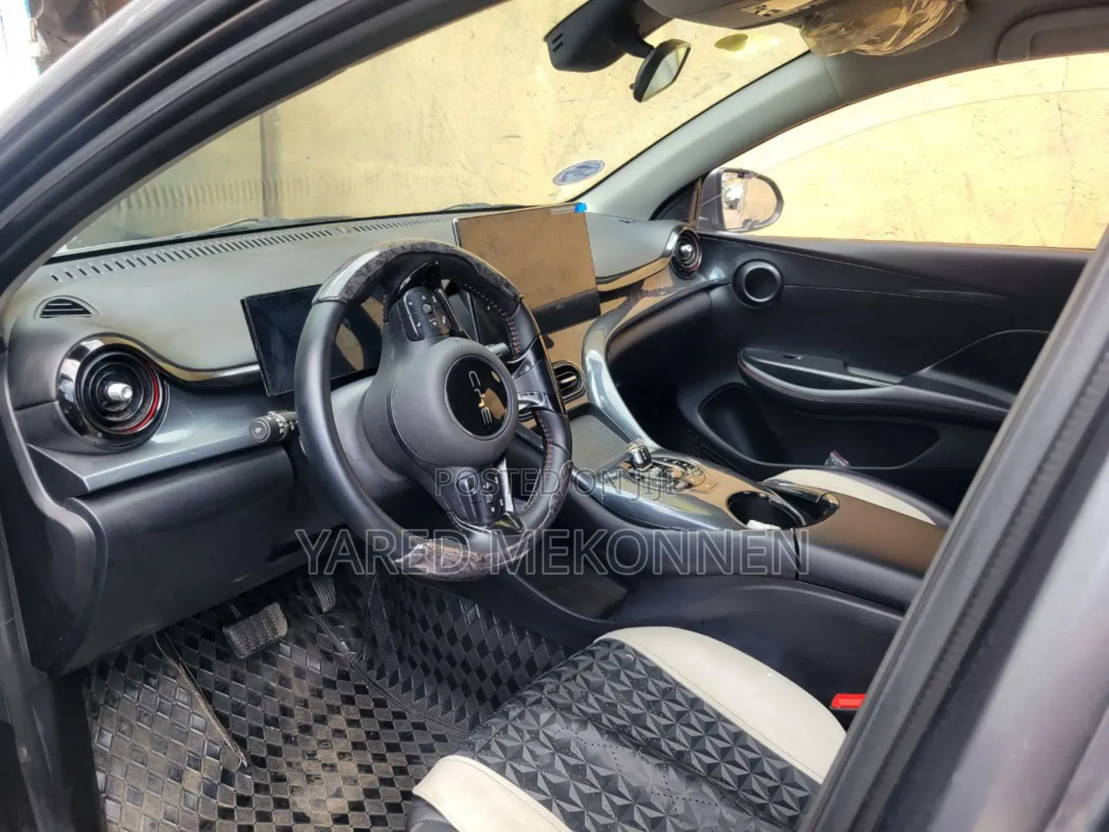 BYD E2 43 kWh 94 hp FWD 2025 Silver