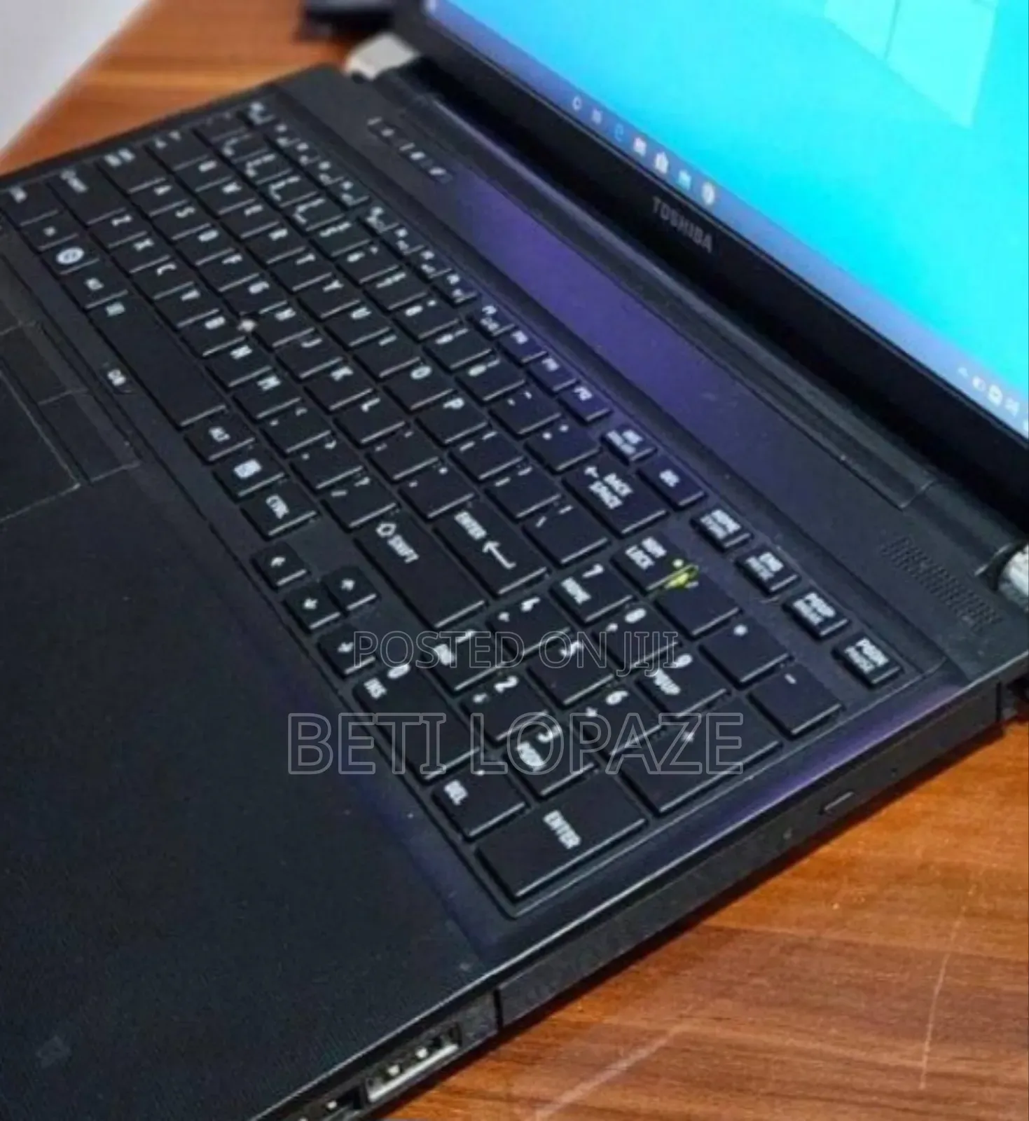 New Laptop Toshiba Tecra R950 4GB Intel Core I5 SSD 320GB