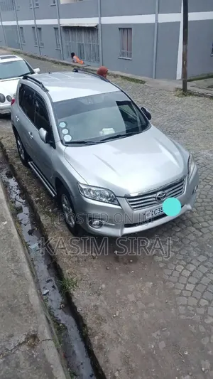 Toyota RAV4 2.5 2011 Silver