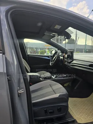 Photo - Volkswagen ID.4 2023 Green