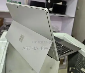 New Laptop Microsoft Surface 8GB Intel Core I7 SSD 256GB