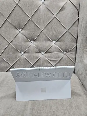 New Laptop Microsoft Surface 8GB Intel Core I7 SSD 256GB