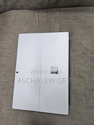 New Laptop Microsoft Surface 8GB Intel Core I7 SSD 256GB