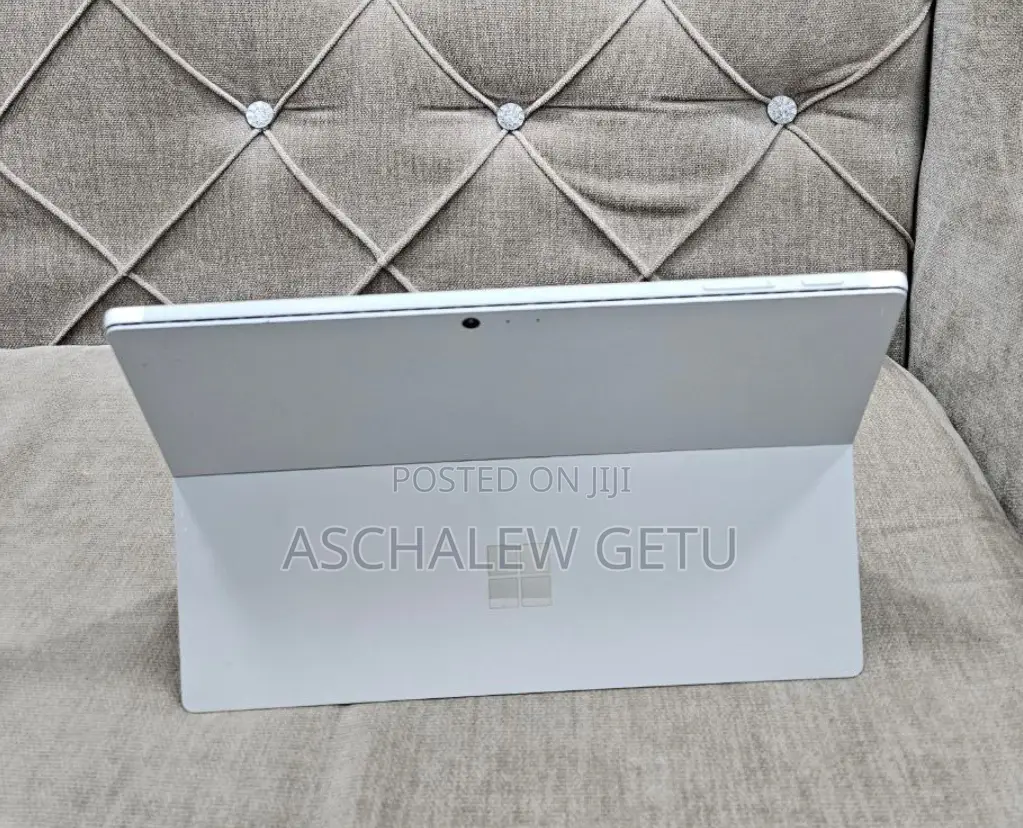 New Laptop Microsoft Surface 8GB Intel Core I7 SSD 256GB