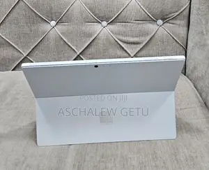 New Laptop Microsoft Surface 8GB Intel Core I7 SSD 256GB