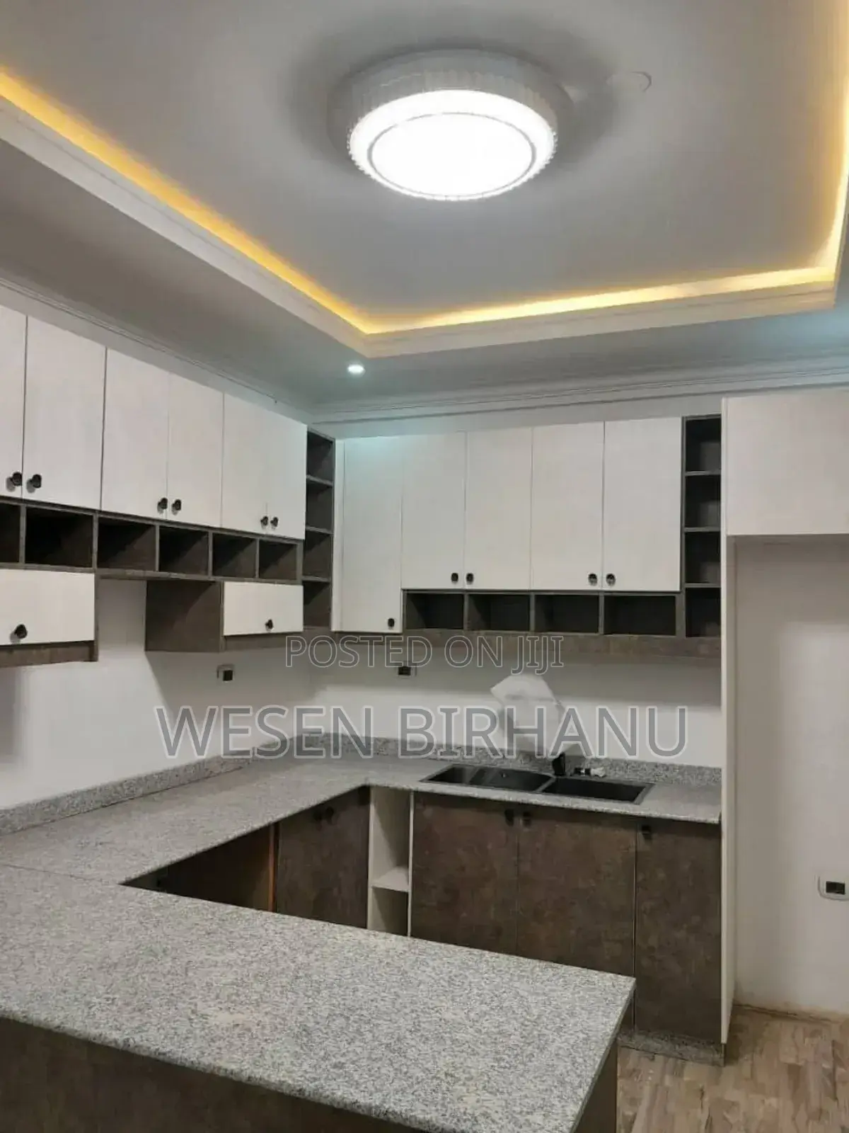 9bdrm Townhouse/Terrace in Rozeta, Addis Ketema for sale