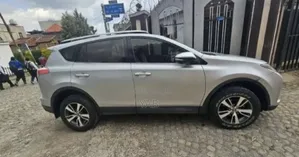 Photo - Toyota RAV4 2016 Silver