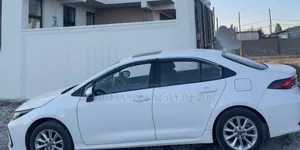 Toyota Corolla 2024 Ivory