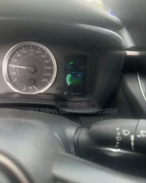 Toyota Corolla 2024 Ivory