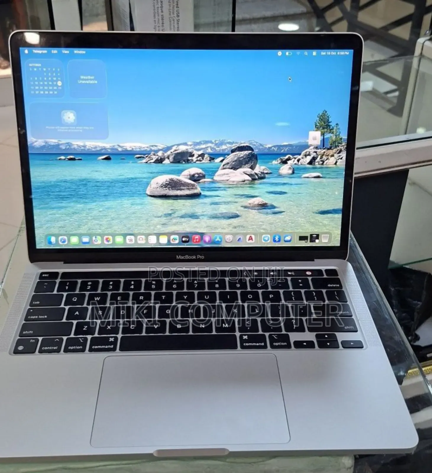 New Laptop Apple MacBook Pro 2022 M2 8GB Intel SSD 512GB