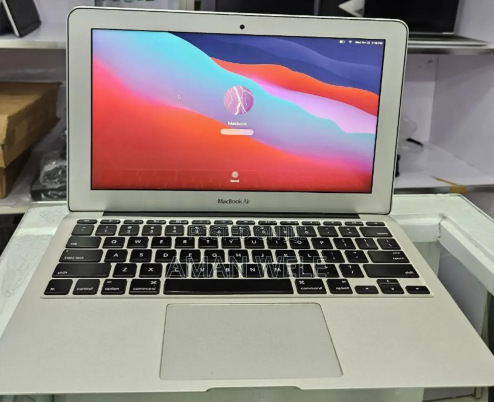 New Laptop Apple MacBook Air 2015 8GB Intel Core I5 SSD 128GB