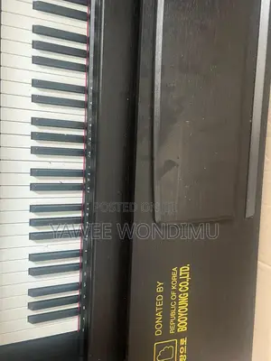 Photo - Young Chang Digital Piano