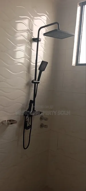 Furnished 6bdrm House in Bole for sale