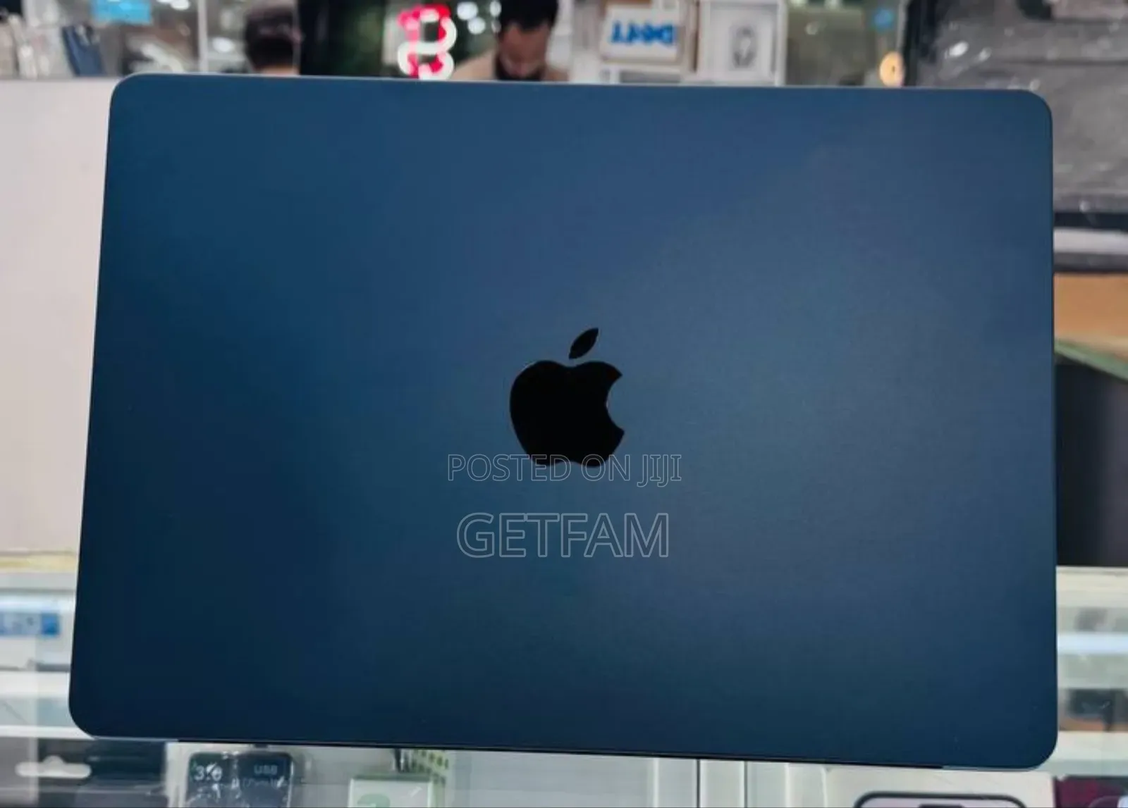 New Laptop Apple MacBook Air 2023 M2 8GB Intel SSD 256GB