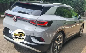 Photo - Volkswagen ID.4 2022 Silver