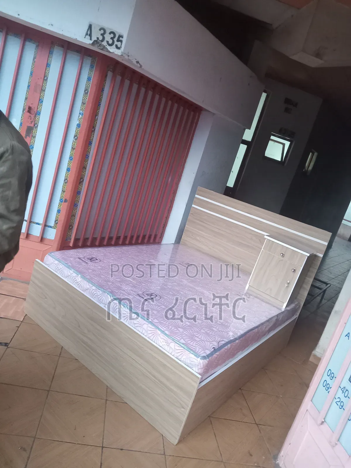 1.50 አልጋ(Akga),Bed ከኮሞዲኖ ጋር በ14500 ብቻ