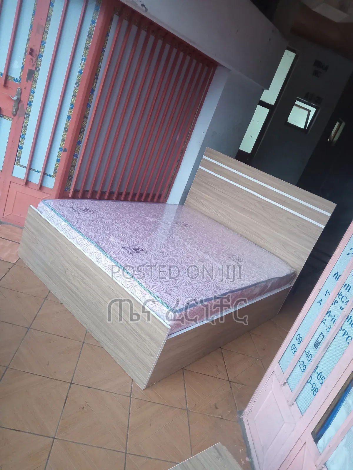 1.50 አልጋ(Akga),Bed ከኮሞዲኖ ጋር በ14500 ብቻ