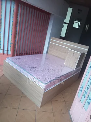 1.50 አልጋ(Akga),Bed ከኮሞዲኖ ጋር በ14500 ብቻ