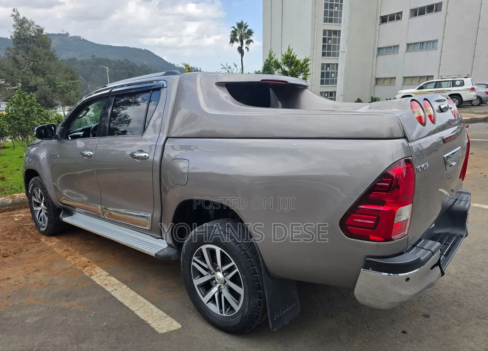 Toyota Hilux 2022 Gray